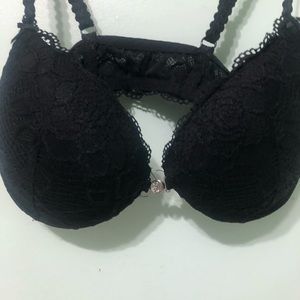 NEW with tag Bra with clasp at front. La Vien Rose